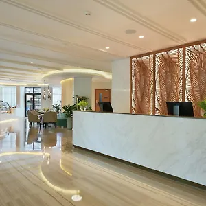 Отель Arabian Park Dubai, An Edge By Rotana